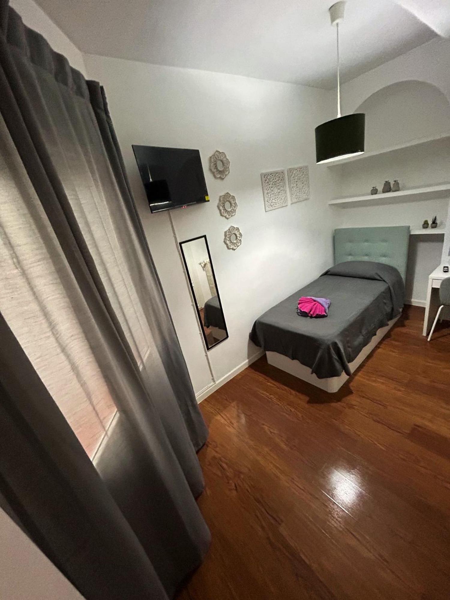 Habitaciones Magdalena Madrid Ngoại thất bức ảnh